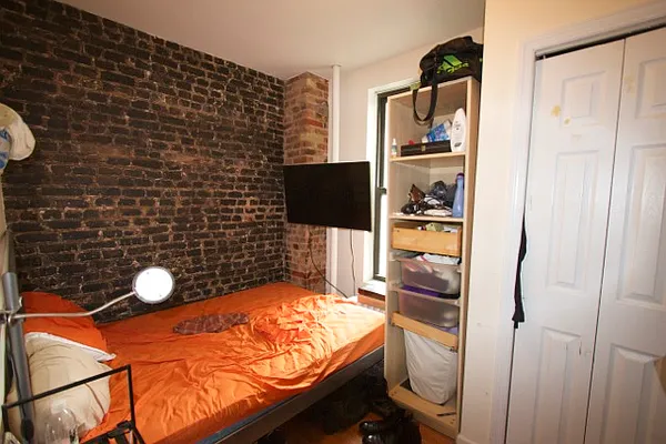 Rented by Urban Real Estate Property Group Inc | media 18