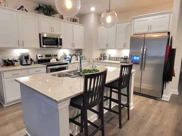 5736 Dockside Dr, Rockvale, TN 37153