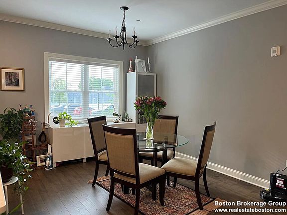 5th image of 862 Washington St #2B