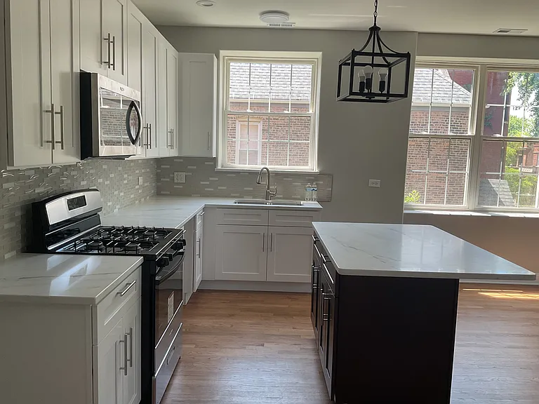 6549 S Minerva Ave #2S — Photo 1