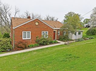 1326 Lesnett Rd, Pittsburgh, PA 15241