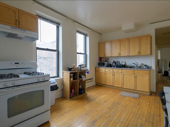 5th image of 1319 W 19th St #2F