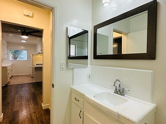 3rd image of 11618 Gorham Ave APT 4