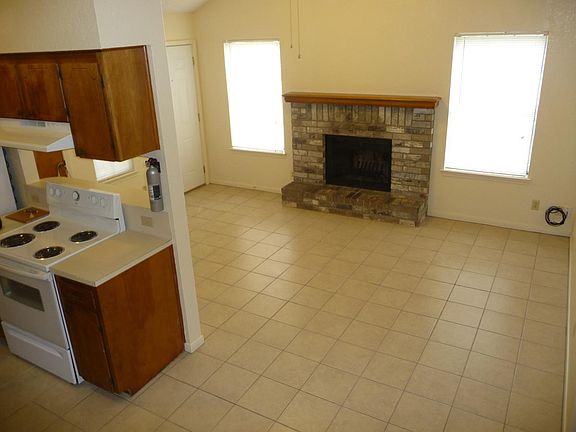 3rd image of 1714 Mona Dr #A