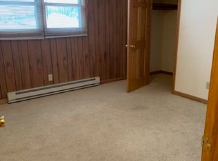 502 Hillside Ter, Neosho, WI 53059