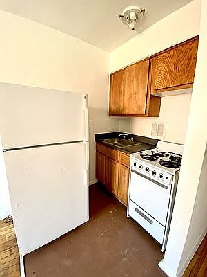 2nd image of 87-01 Elmhurst Ave #1DD