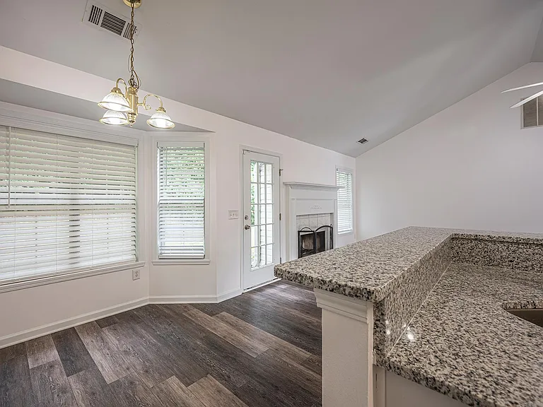 2285 Shady Oaks Dr — Photo 10