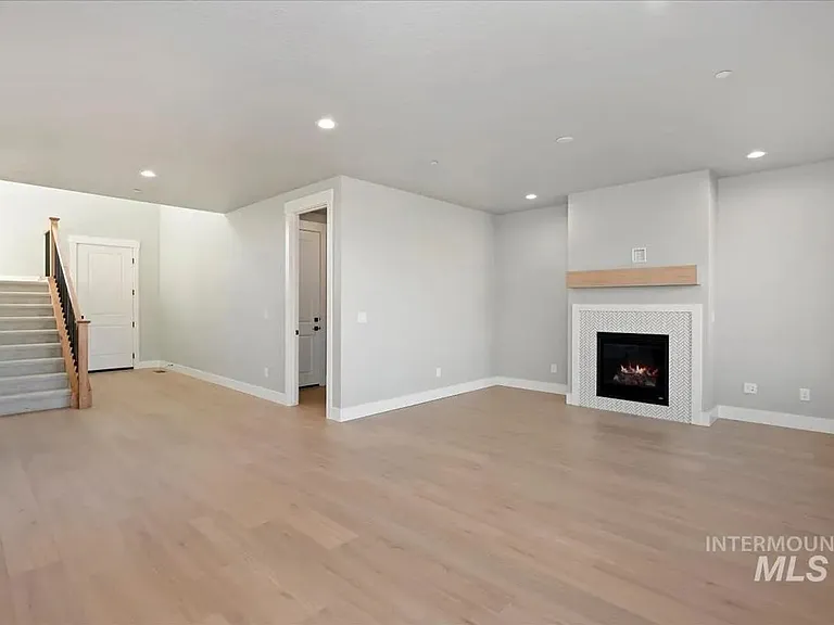 404 Hidden Mill Ct — Photo 12