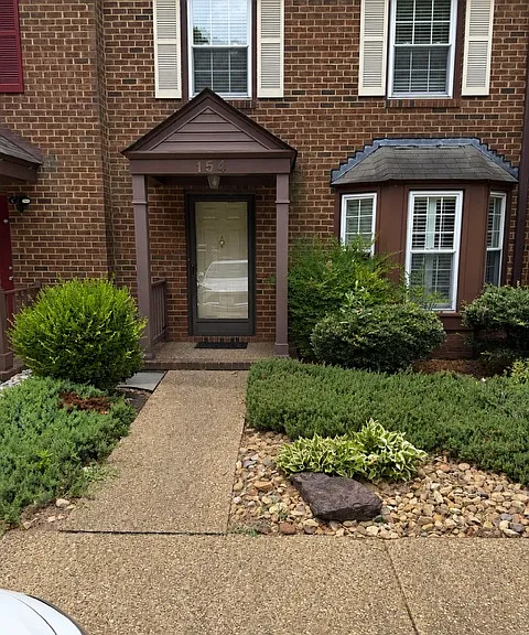 154 Kenilworth Dr — Photo 3