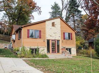 30040 Greenleaf Dr, Burlington, WI 53105