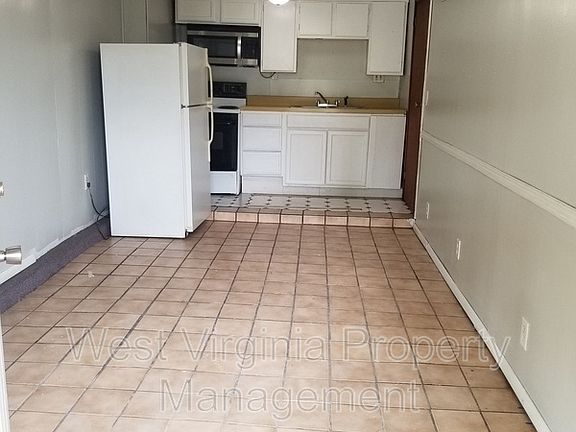 3rd image of 606 21st St W #A