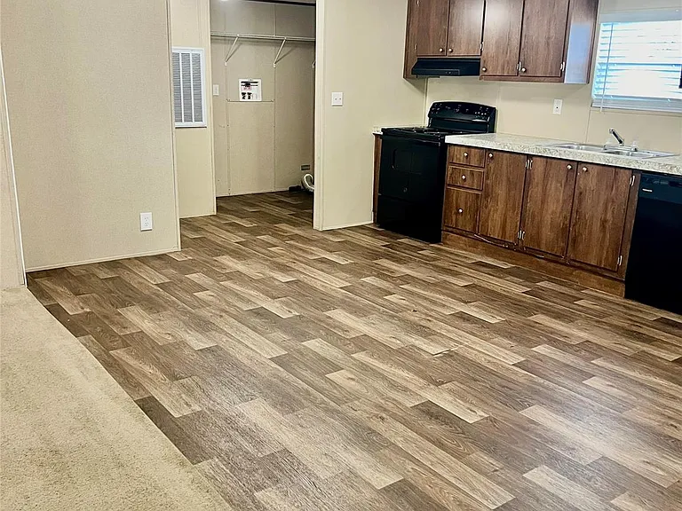 24418 Tree Ln — Photo 4