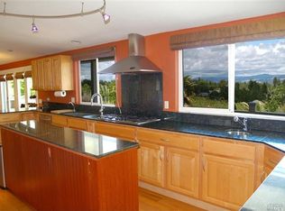 7168 Bloomfield Ct, Sebastopol, CA 95472