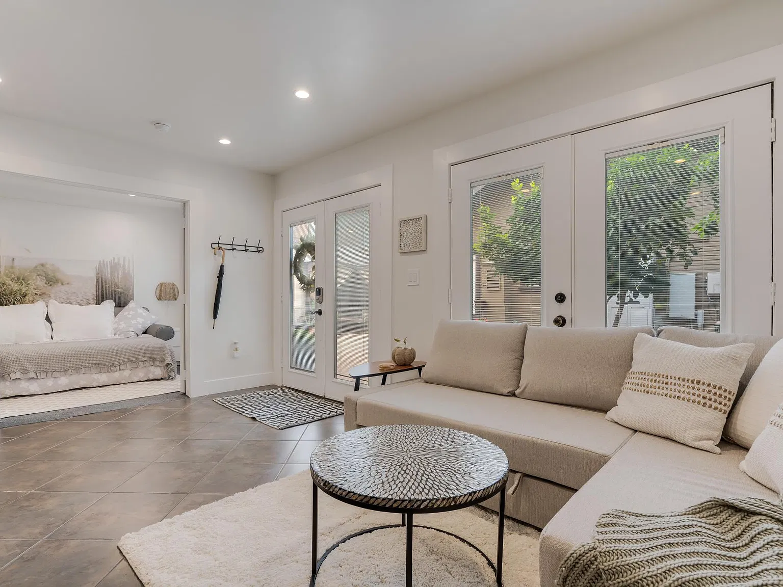 Studio, 400 sqft, $1,850 — Photo 4