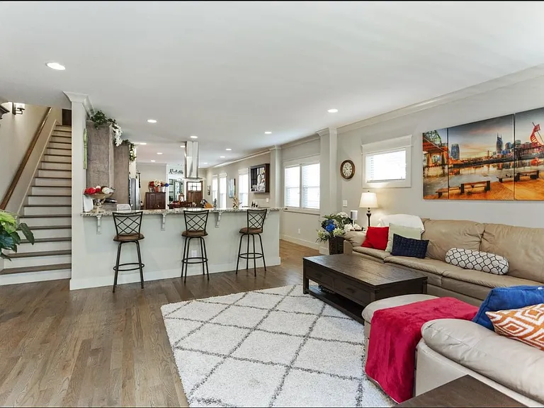 1414 Lillian St #B — Photo 7