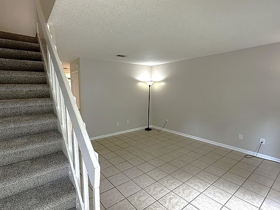 2nd image of 1811 Hartsfield Rd #A