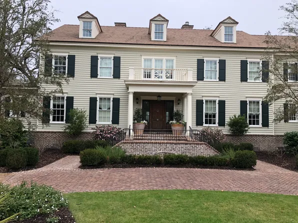 157 Point Ln, Saint Simons Island, GA 31522