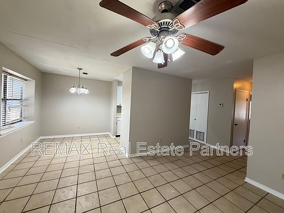 3rd image of 15 Raintree Dr #2