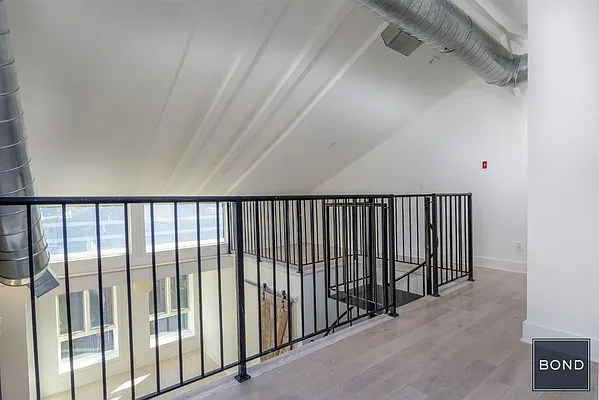 Rented by Bond New York | media 5