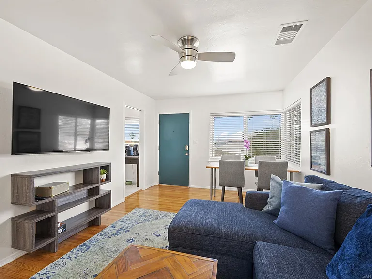 4727 Greene St — Photo 2