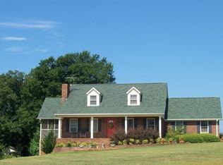 43 Country Ridge Dr, Royston, GA 30662