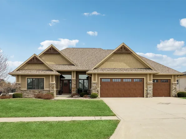 7821 NW 104th Ct, Johnston, IA 50131