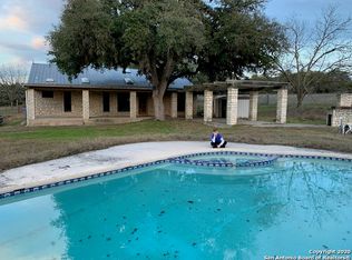 139 Diamond J Rd S, Pipe Creek, TX 78063