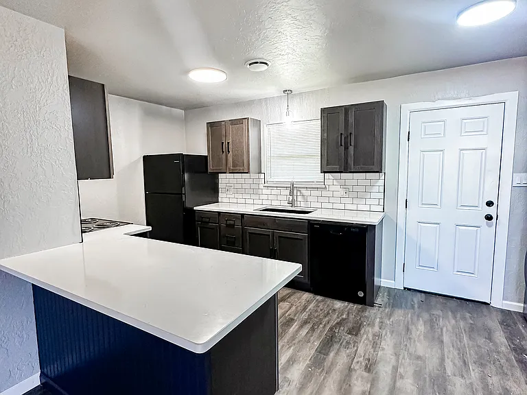 4710 NW Motif Manor Blvd #B — Photo 4