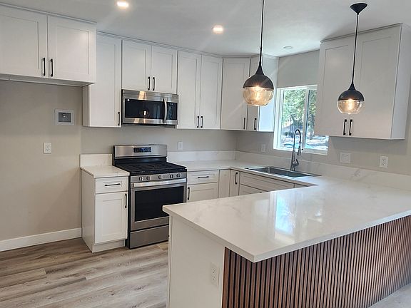 2nd image of 3701 Fernwood Ave #A