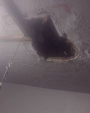 3rd image of 212 1/2 Nassau St