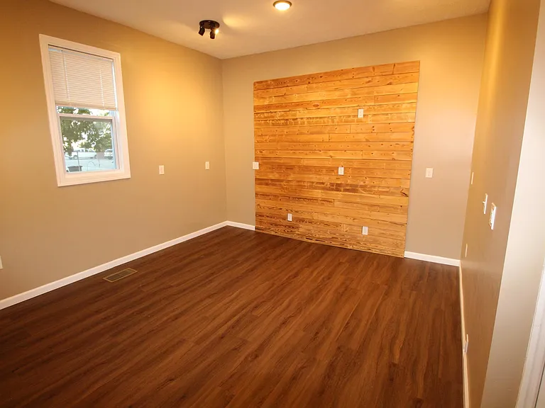 4536 Leo St — Photo 10