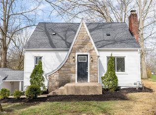 5590 Dailey Rd, Akron, OH 44319