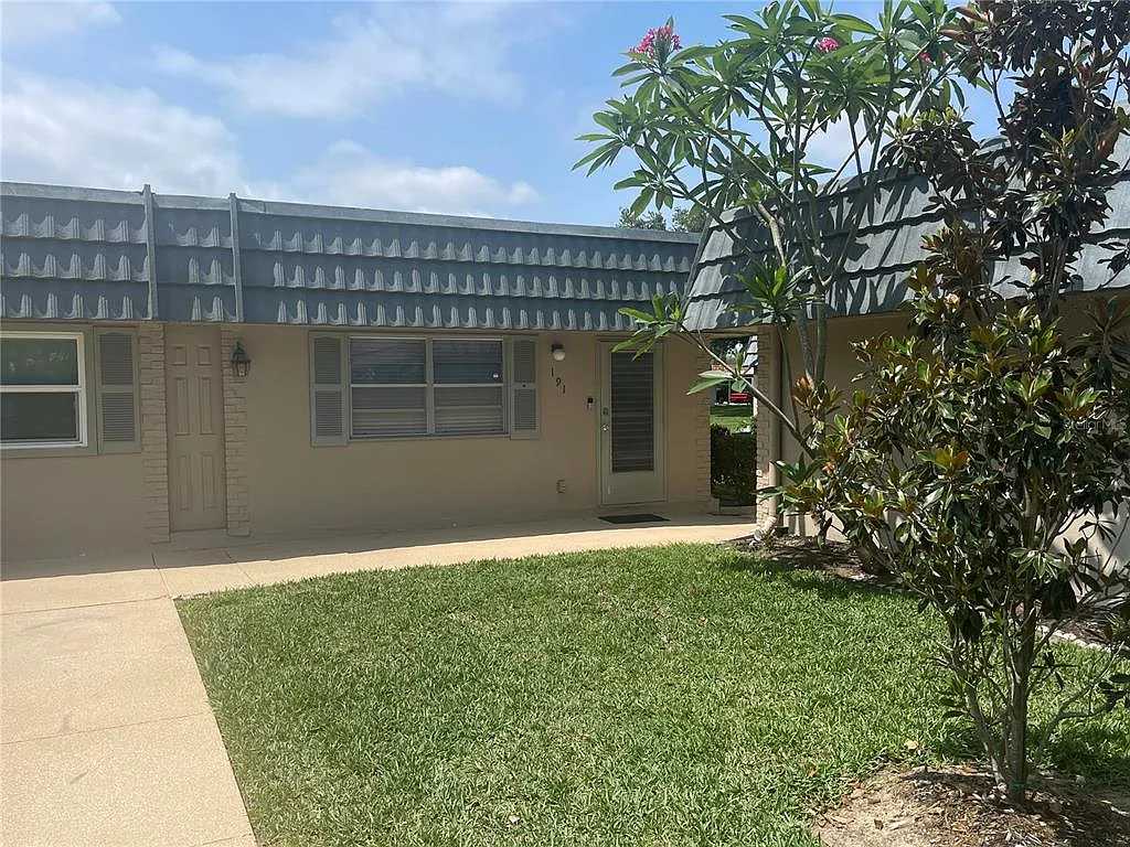 1 bed, 1.5 bath, 800 sqft, $1,500 — Photo 3