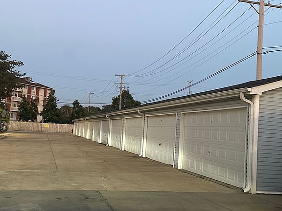 5th image of 3130 W Monroe St