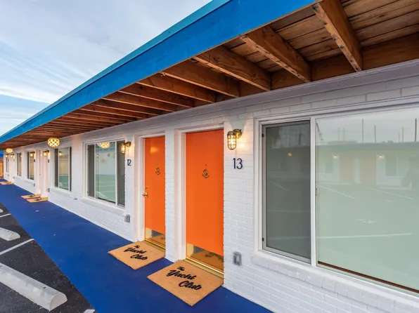 South Park Yacht Club, 8602 16th Ave S #12, Seattle, WA 98108