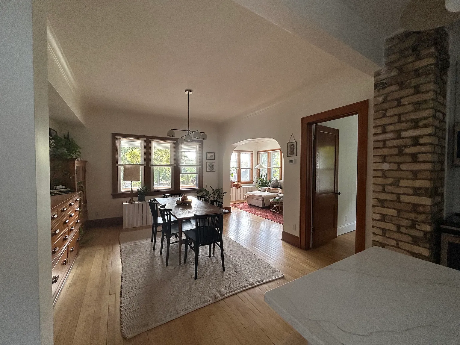 2 bed, 930 sqft, $2,000 — Photo 3
