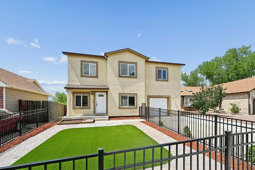 5 bed, 3082 sqft, $2,500 — Photo 1