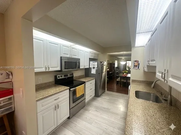 1600 SW 127th Way APT 101C, Pembroke Pines, FL 33027