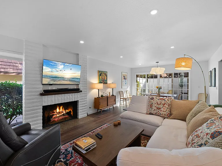 4517 Collwood Ln — Photo 3