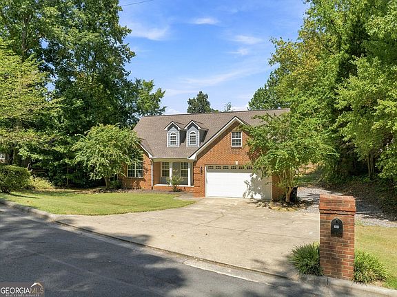 2nd image of 108 Thornwood Dr SW