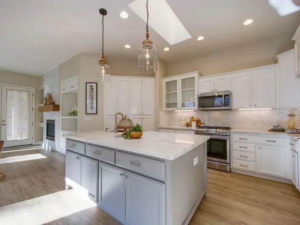 973 Cameron Dr, Folsom, CA 95630