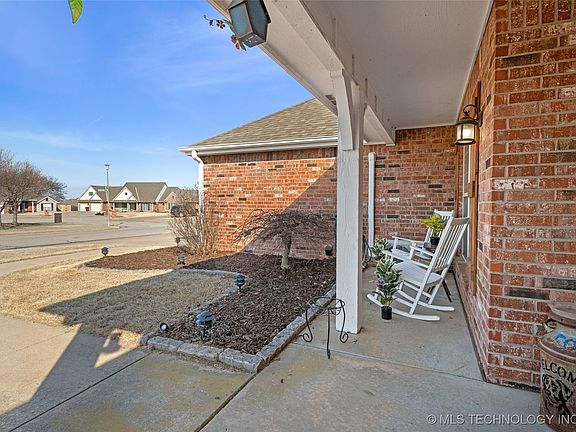 5th image of 5555 Parkhill Dr