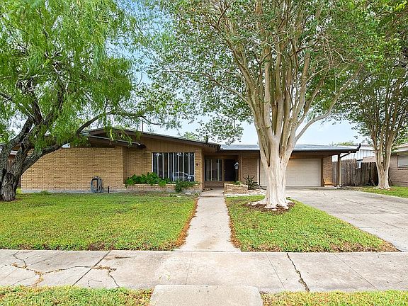 3rd image of 449 Poenisch Dr