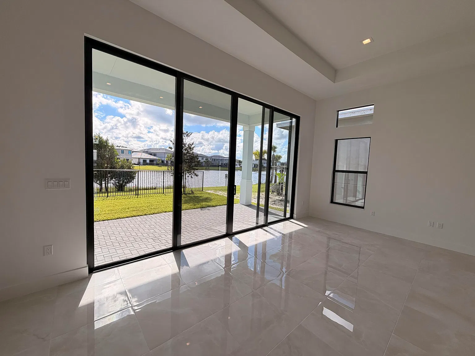 4 bed, 3.5 bath, 2500 sqft, $7,000 — Photo 4