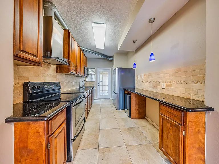 1018 Memorial Village Dr #124 — Photo 10