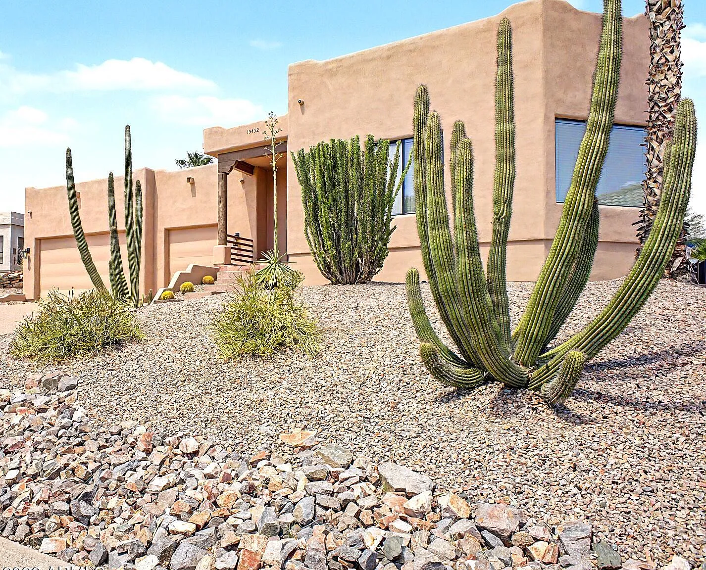 3 bed, 2.5 bath, 2503 sqft, $3,800 — Photo 3