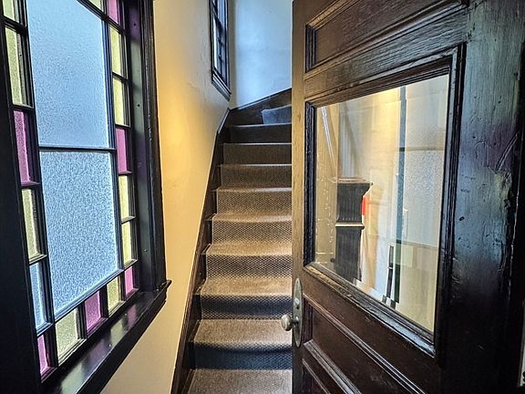 3rd image of 142 Calumet St