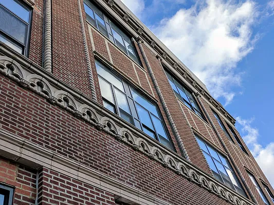 Rented by Manhattan Management LLC | media 38