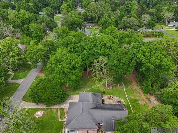 3rd image of 460 Rodney Dr