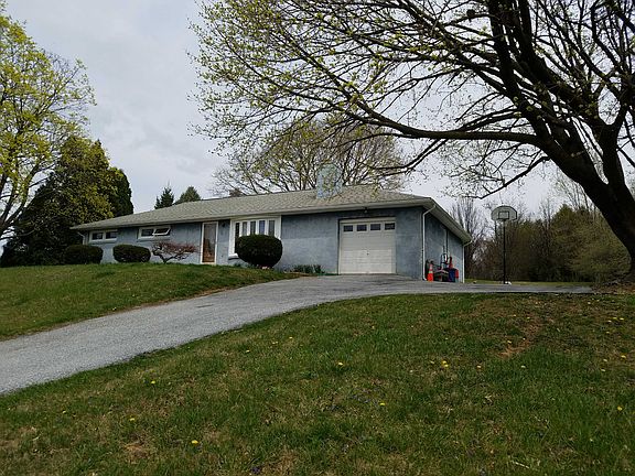 2nd image of 821 W Kings Hwy